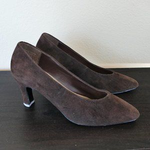 NEW Escapade Brown Suede Heels- Size 6
